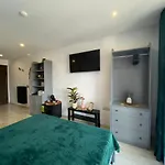 Paradiso 'в' 403 Fancy Apartment *