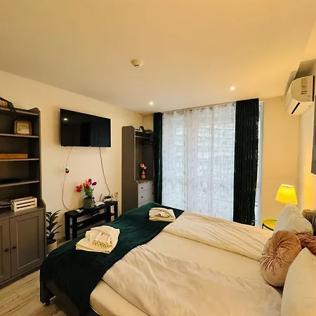 Paradiso 'в' 403 Fancy Apartment