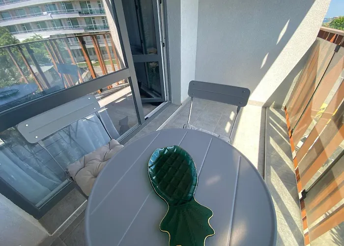 Paradiso 'в' 403 Fancy Apartment *